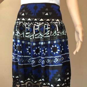 Nicole Miller print flair skirt w lace hem